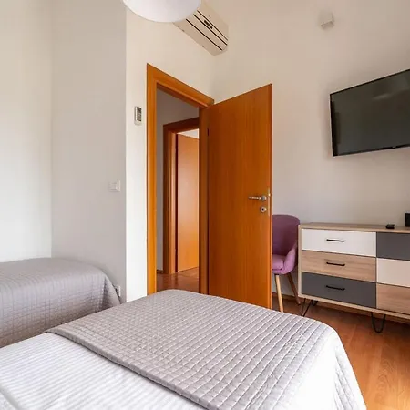 Family Friendly House With A Swimming Pool Kastel Novi, Kastela - 19116 * Kastel Stari